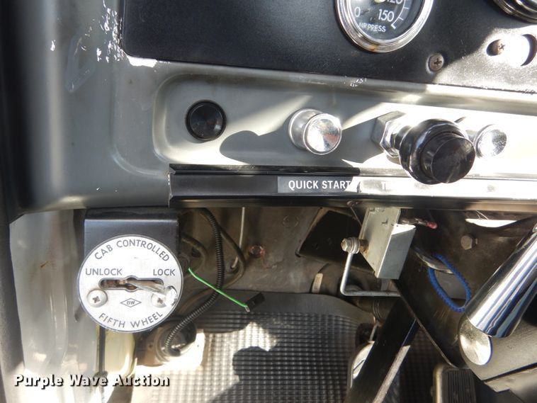 image for item JG9003 1985 GMC Brigadier  toter truck