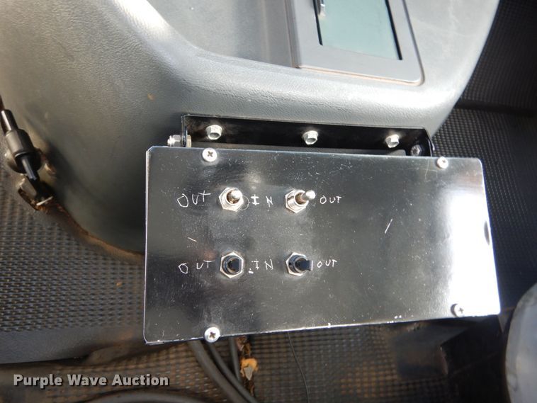 image for item JG9003 1985 GMC Brigadier  toter truck