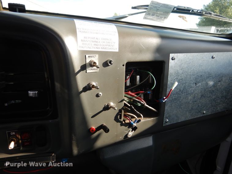 image for item JG9003 1985 GMC Brigadier  toter truck