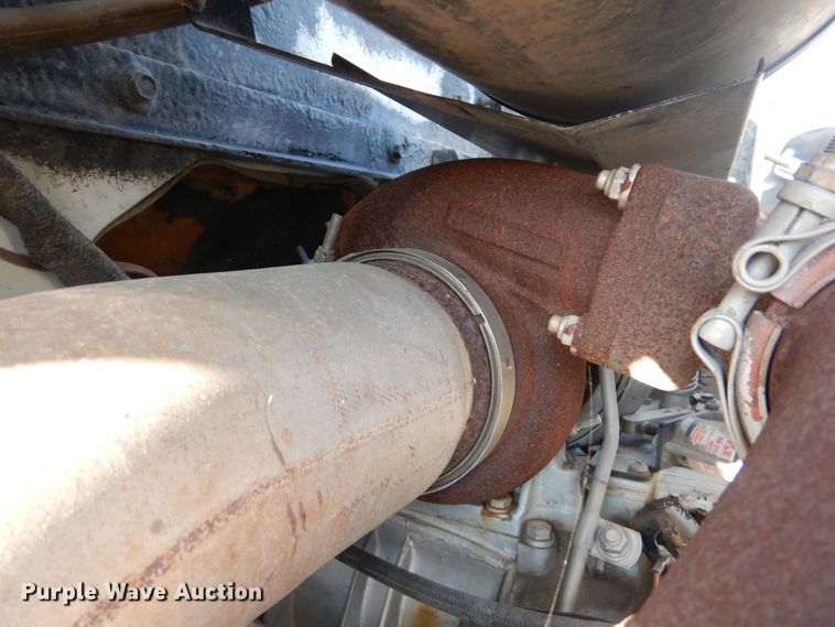 image for item JG9003 1985 GMC Brigadier  toter truck