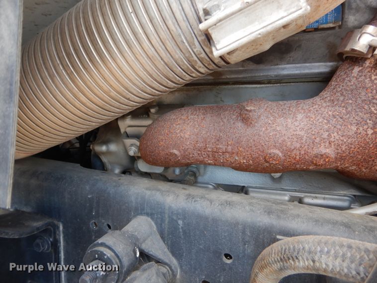 image for item JG9003 1985 GMC Brigadier  toter truck