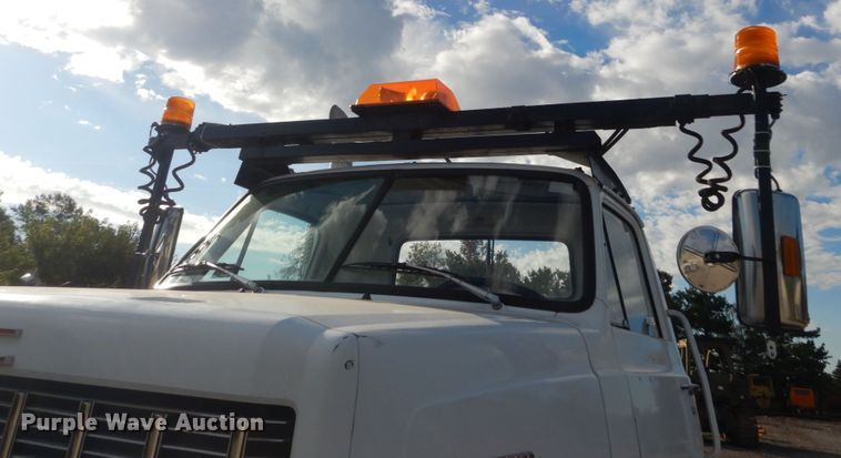 image for item JG9003 1985 GMC Brigadier  toter truck