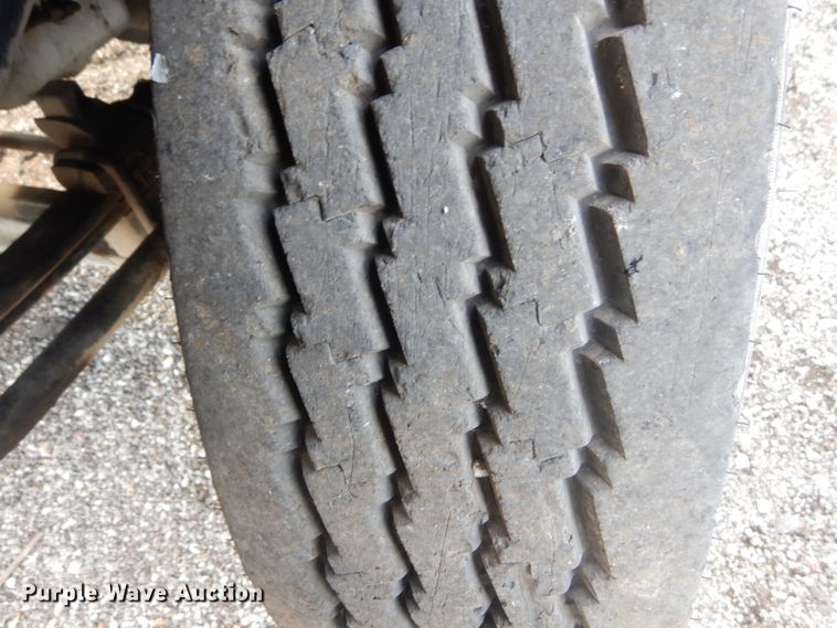 image for item JG9003 1985 GMC Brigadier  toter truck