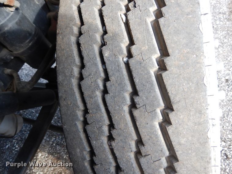 image for item JG9003 1985 GMC Brigadier  toter truck