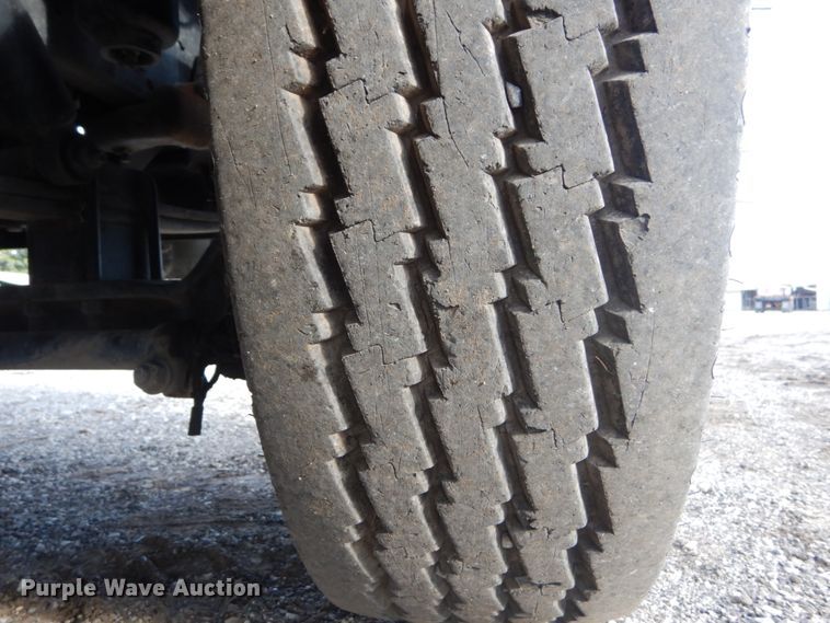 image for item JG9003 1985 GMC Brigadier  toter truck