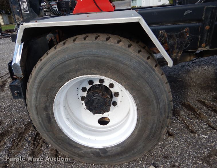 image for item JG9003 1985 GMC Brigadier  toter truck