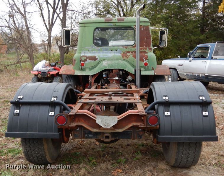 image for item JI9350 1966 International CO-1600-A  truck cab and chassis