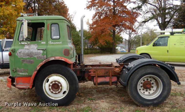 image for item JI9350 1966 International CO-1600-A  truck cab and chassis
