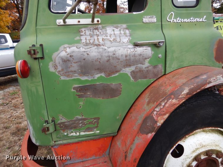 image for item JI9350 1966 International CO-1600-A  truck cab and chassis