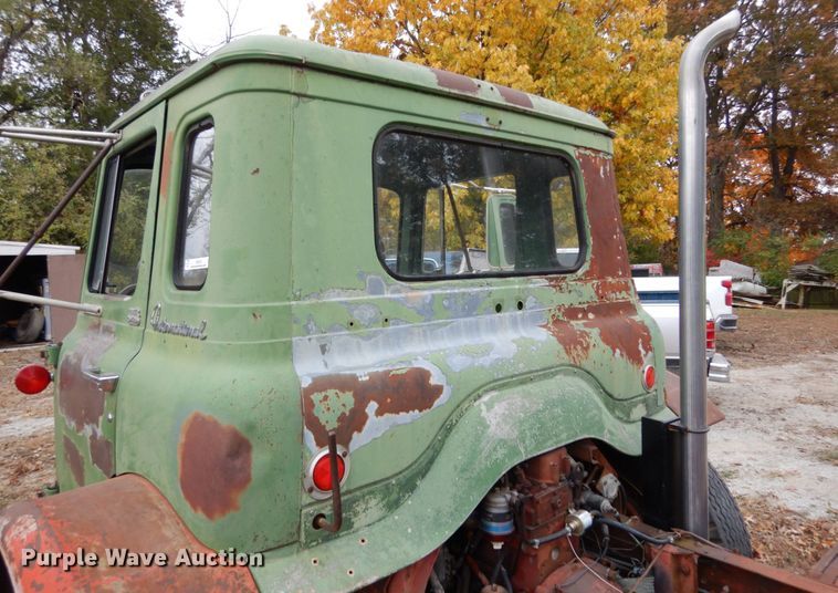 image for item JI9350 1966 International CO-1600-A  truck cab and chassis