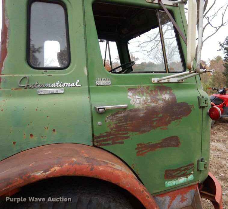 image for item JI9350 1966 International CO-1600-A  truck cab and chassis