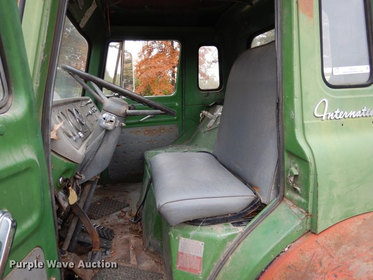 image for item JI9350 1966 International CO-1600-A  truck cab and chassis