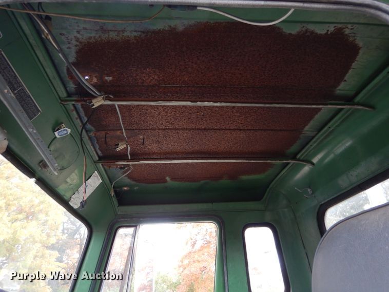 image for item JI9350 1966 International CO-1600-A  truck cab and chassis