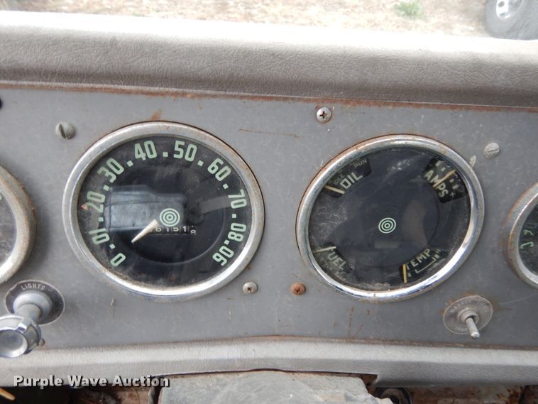 image for item JI9350 1966 International CO-1600-A  truck cab and chassis