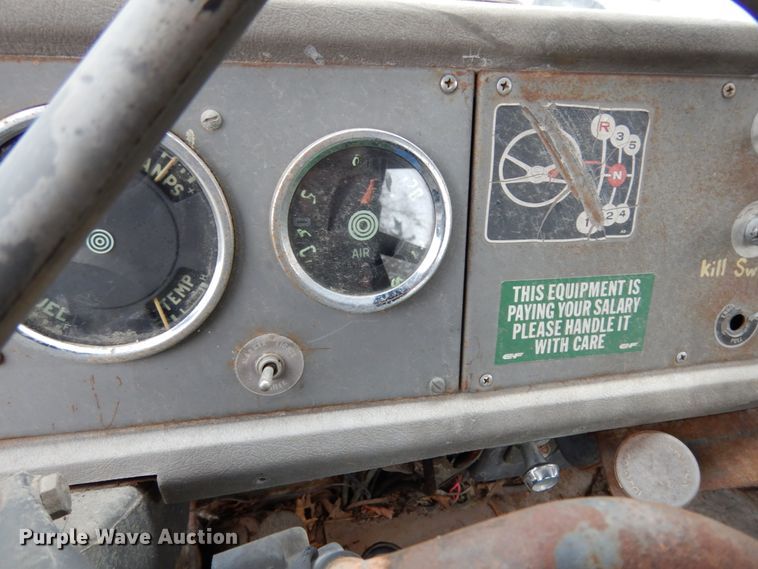 image for item JI9350 1966 International CO-1600-A  truck cab and chassis