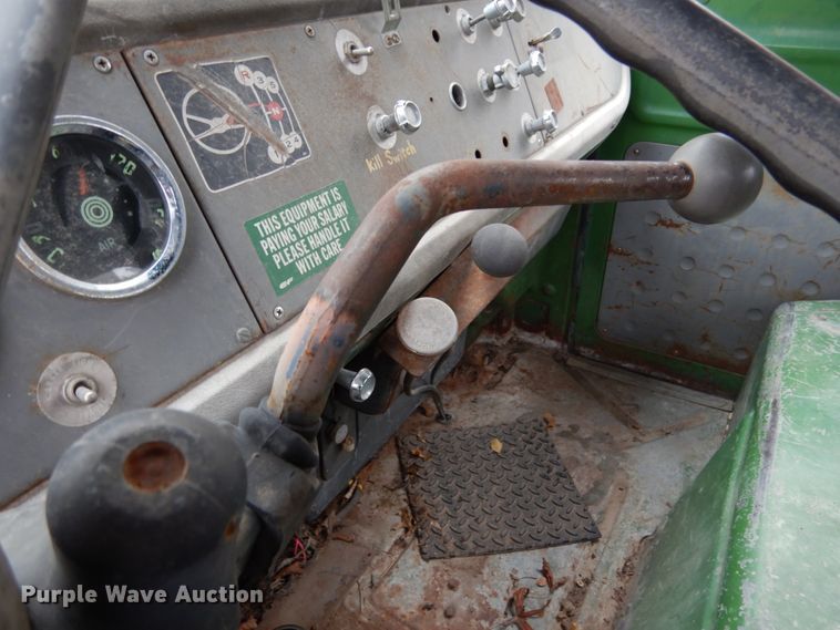 image for item JI9350 1966 International CO-1600-A  truck cab and chassis