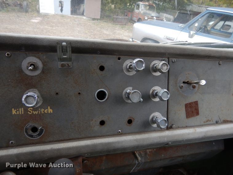 image for item JI9350 1966 International CO-1600-A  truck cab and chassis