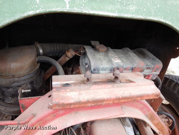 image for item JI9350 1966 International CO-1600-A  truck cab and chassis