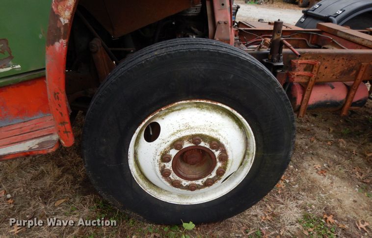 image for item JI9350 1966 International CO-1600-A  truck cab and chassis