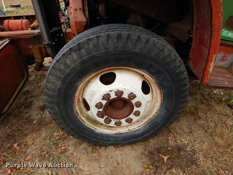 image for item JI9350 1966 International CO-1600-A  truck cab and chassis