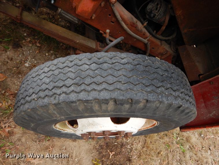 image for item JI9350 1966 International CO-1600-A  truck cab and chassis