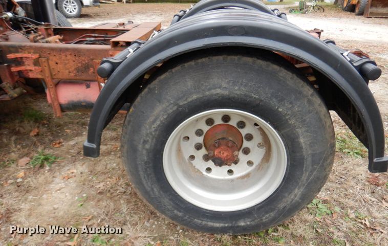 image for item JI9350 1966 International CO-1600-A  truck cab and chassis