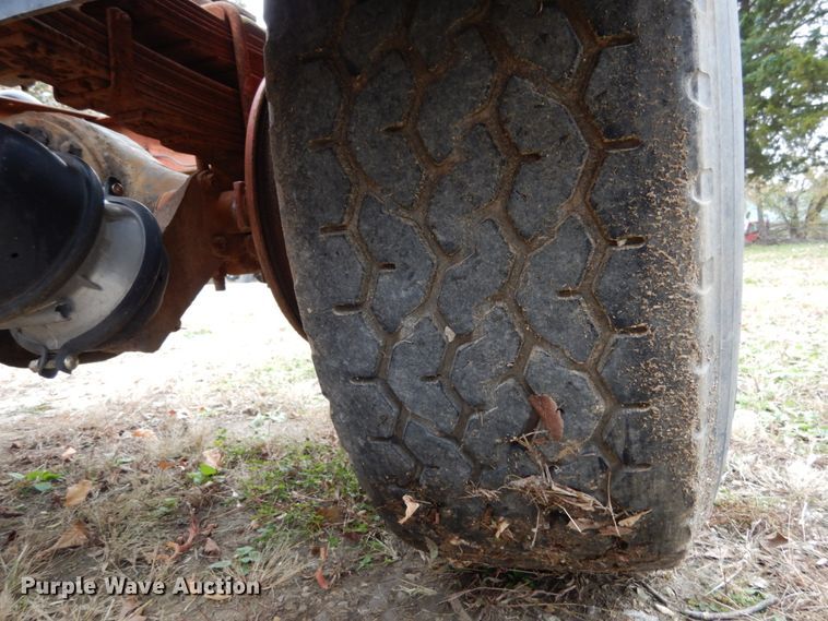 image for item JI9350 1966 International CO-1600-A  truck cab and chassis