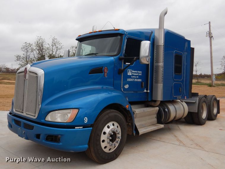 image for item JJ9907 2013 Kenworth T660  semi truck