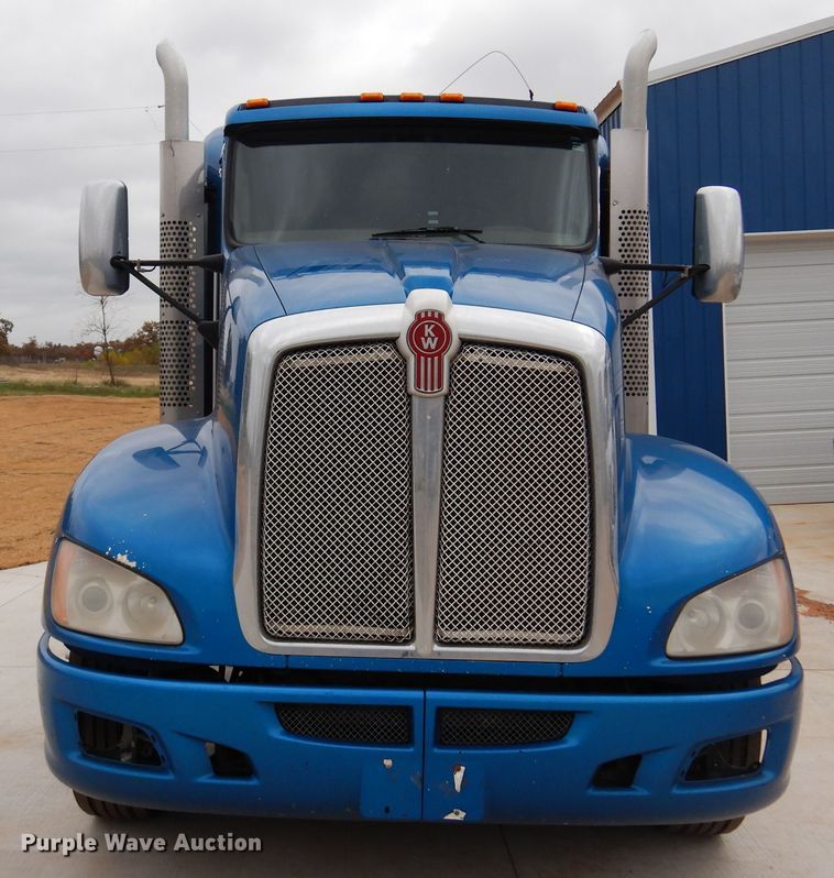 image for item JJ9907 2013 Kenworth T660  semi truck
