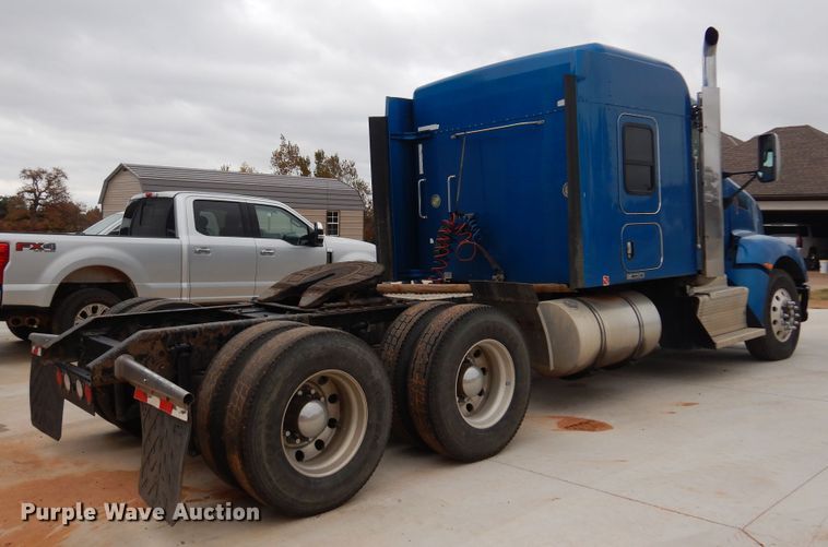 image for item JJ9907 2013 Kenworth T660  semi truck