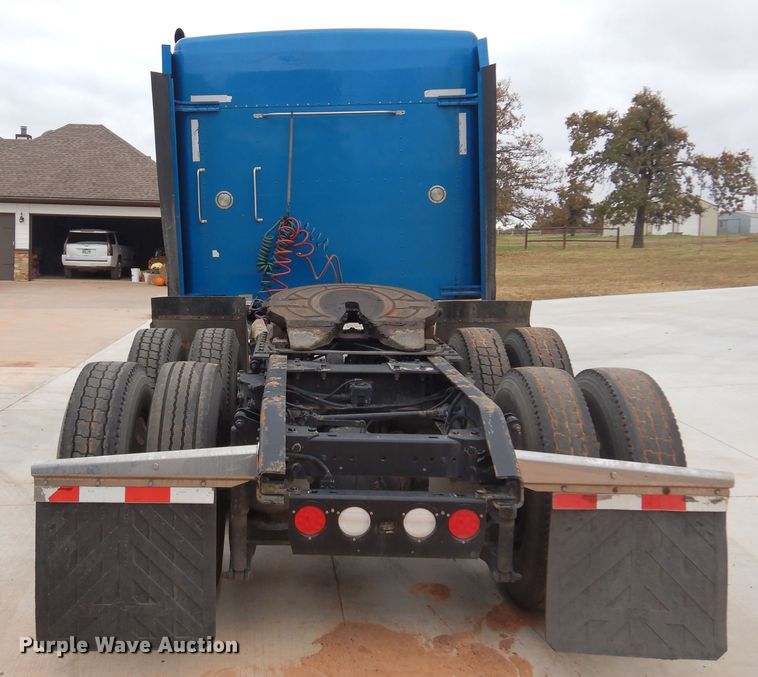 image for item JJ9907 2013 Kenworth T660  semi truck