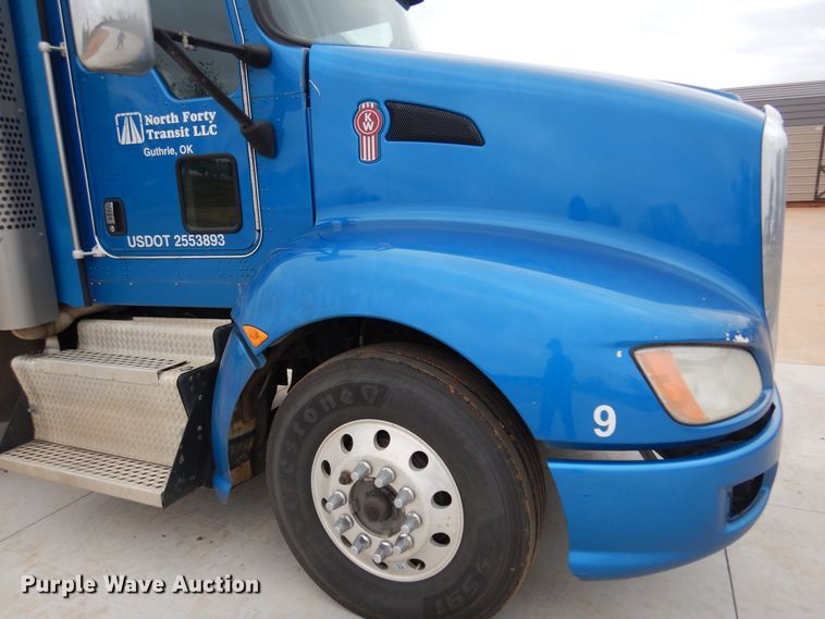 image for item JJ9907 2013 Kenworth T660  semi truck