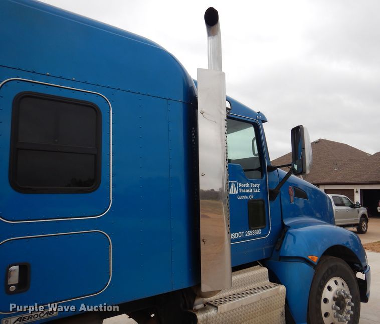 image for item JJ9907 2013 Kenworth T660  semi truck