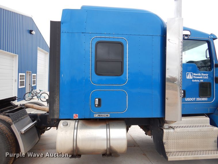 image for item JJ9907 2013 Kenworth T660  semi truck