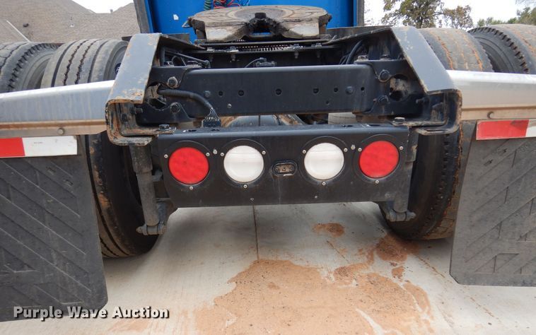 image for item JJ9907 2013 Kenworth T660  semi truck