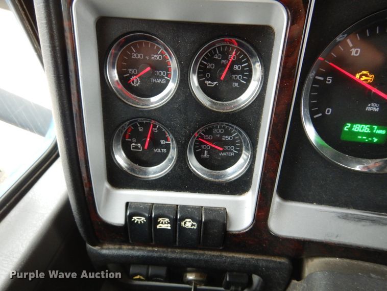 image for item JJ9907 2013 Kenworth T660  semi truck