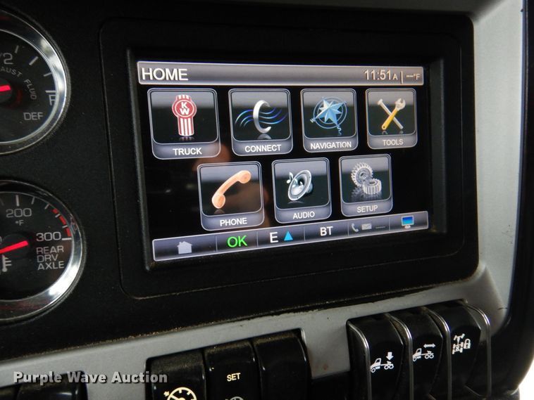 image for item JJ9907 2013 Kenworth T660  semi truck