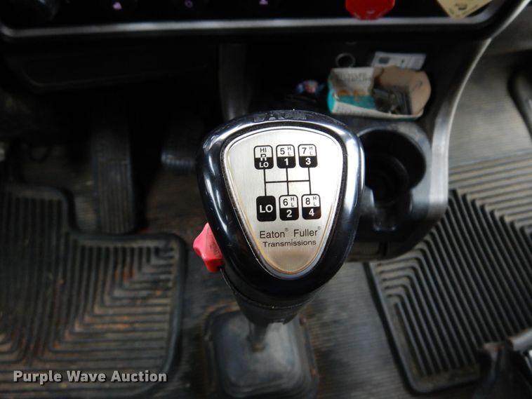 image for item JJ9907 2013 Kenworth T660  semi truck