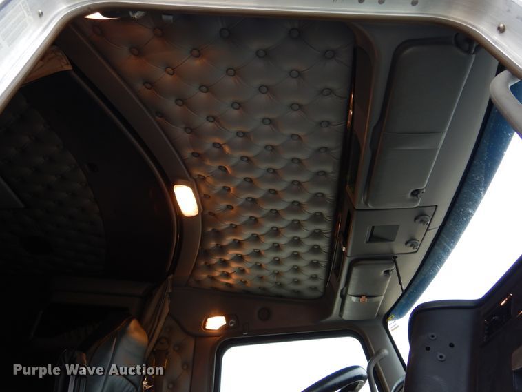 image for item JJ9907 2013 Kenworth T660  semi truck