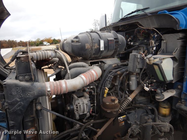 image for item JJ9907 2013 Kenworth T660  semi truck