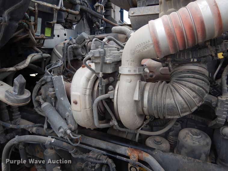 image for item JJ9907 2013 Kenworth T660  semi truck