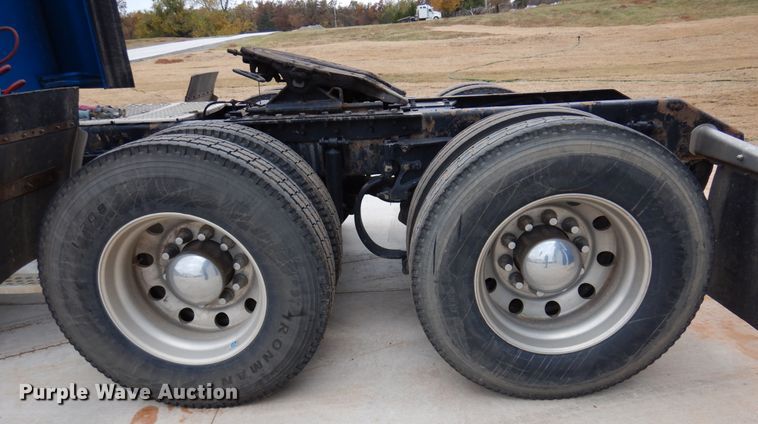 image for item JJ9907 2013 Kenworth T660  semi truck