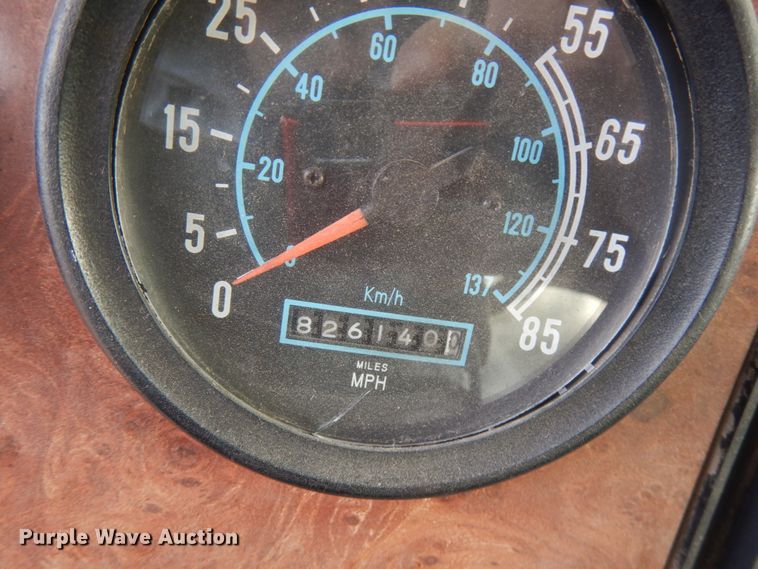 image for item JS9478 1993 International 9200  semi truck