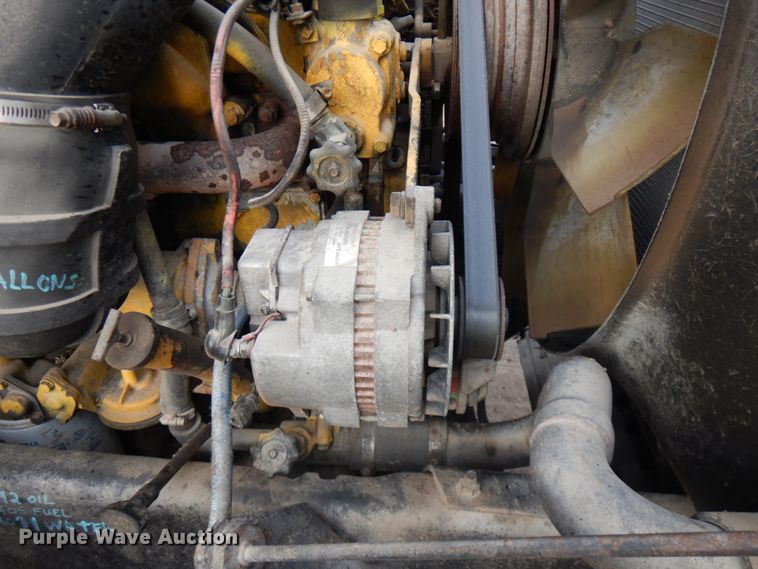 image for item JS9478 1993 International 9200  semi truck