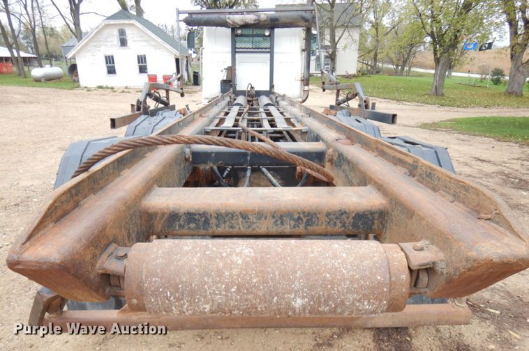 image for item JS9538 1999 Volvo WG  roll-off container truck