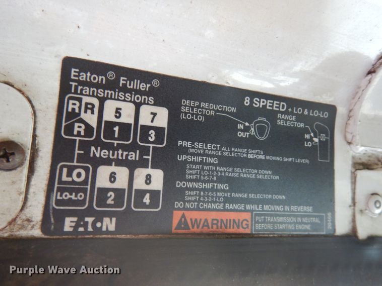 image for item JS9538 1999 Volvo WG  roll-off container truck