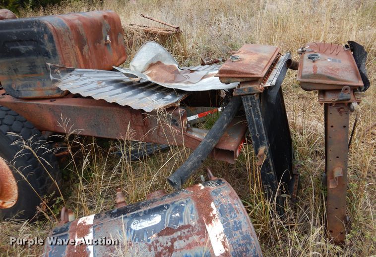 image for item JT9460 1978 International  truck cab and chassis