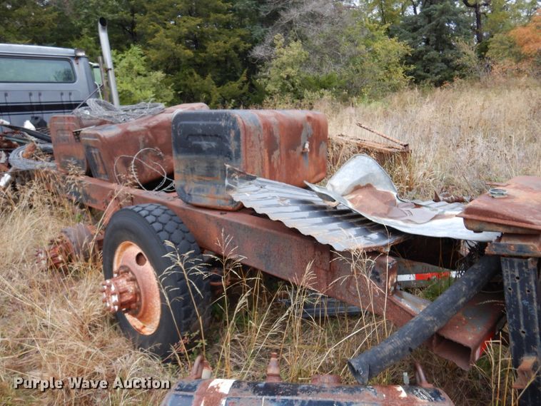 image for item JT9460 1978 International  truck cab and chassis