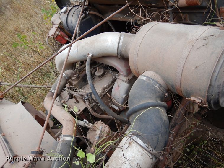 image for item JT9460 1978 International  truck cab and chassis