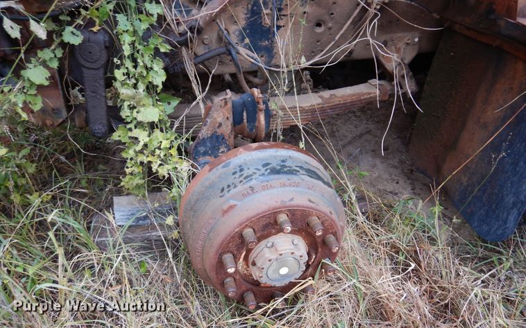 image for item JT9460 1978 International  truck cab and chassis